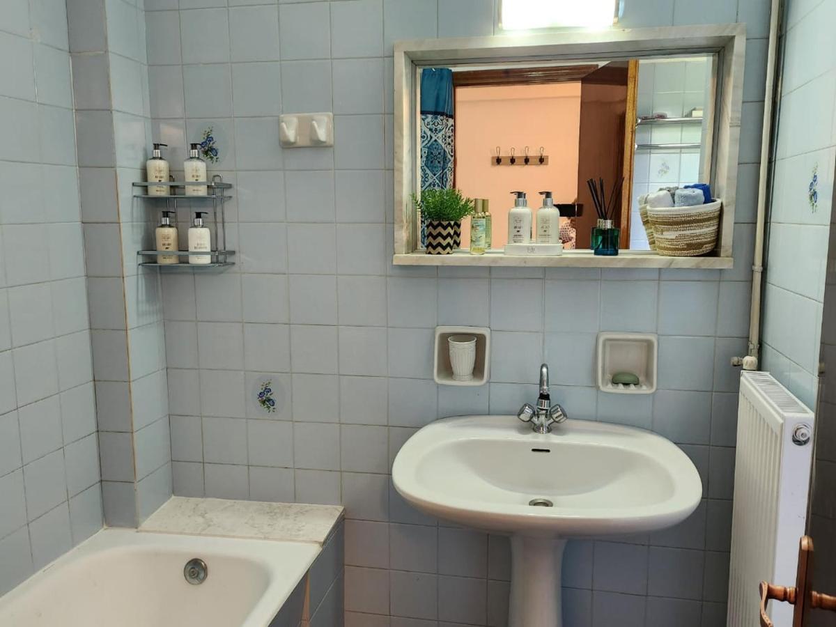 Queen Aspri Apartment 3' Min To The Beach! Antikyra Exterior foto