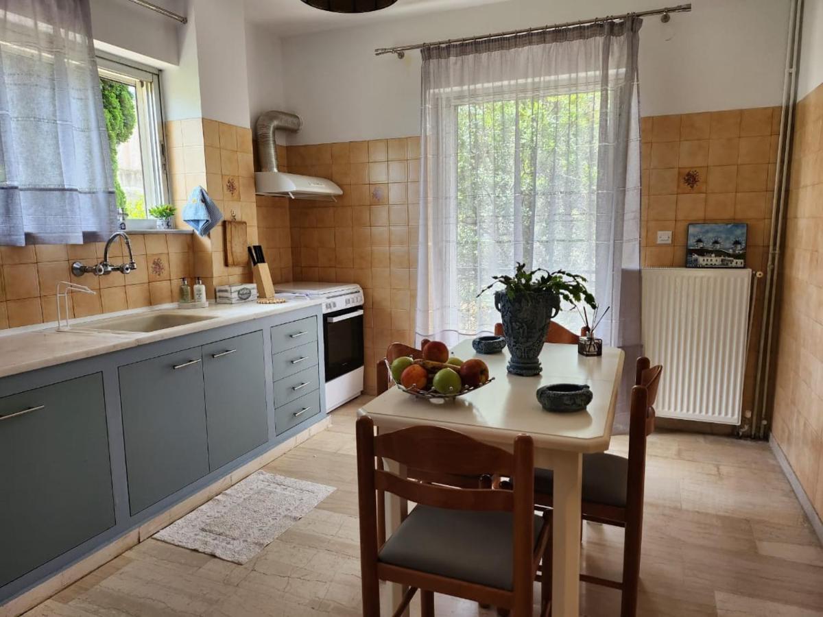 Queen Aspri Apartment 3' Min To The Beach! Antikyra Exterior foto