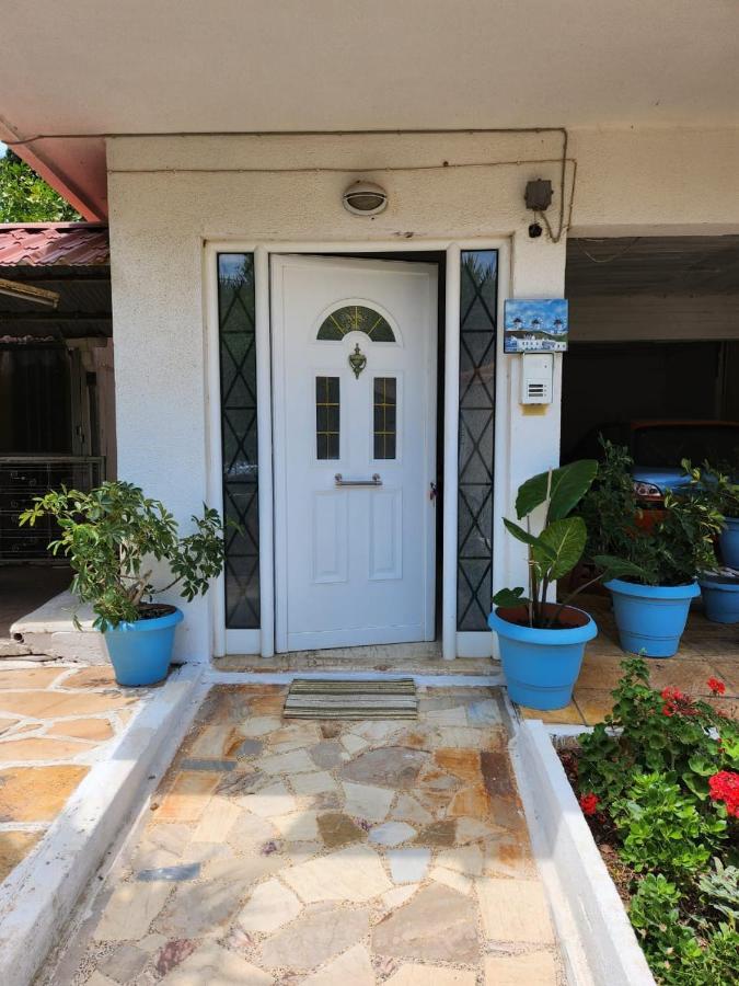 Queen Aspri Apartment 3' Min To The Beach! Antikyra Exterior foto